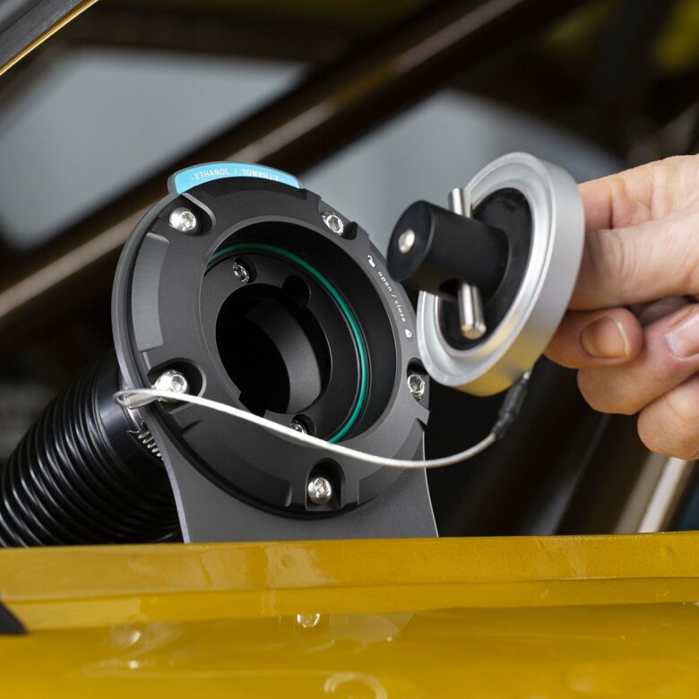 NUKE - Fuel filler cap with hose in kit