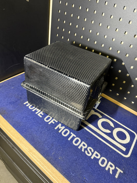 KUTIJA ZA AKUMULATOR - KARBONSKA VLAKNA